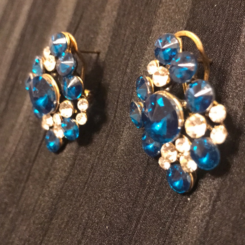 Earings - Picture 3 of 4